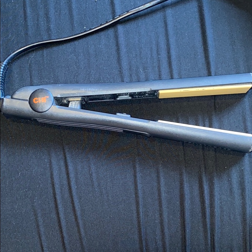 Chi hair straightener works amazing take ladies!